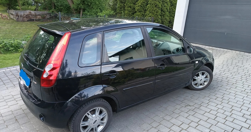 Ford Fiesta cena 4000 przebieg: 224100, rok produkcji 2007 z Ciechanów małe 16